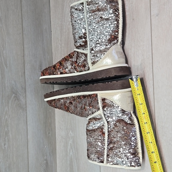 Ugg Australia Women 3353 Sequin-Embellished Sheepskin Boots Shoes Sz 8 - Picture 10 of 12